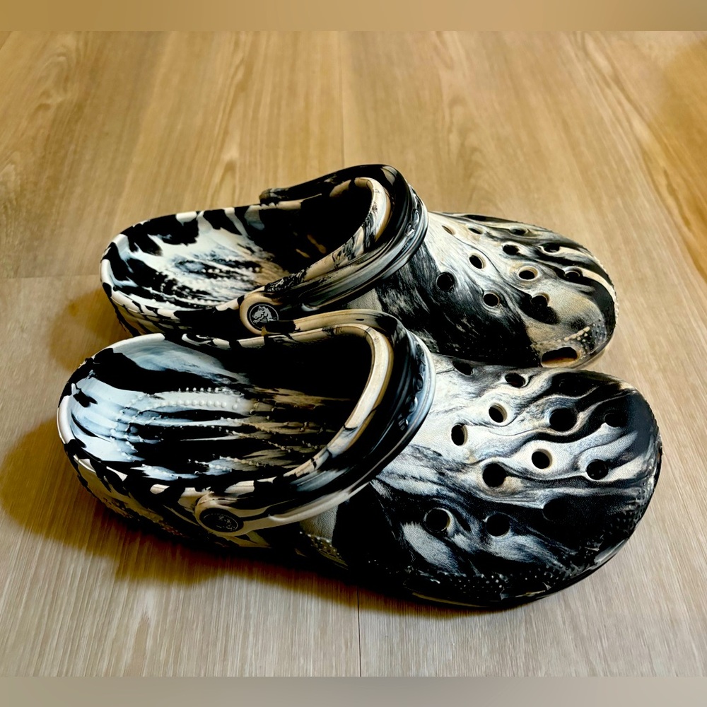 CROCS Black White Marbled Mens 7/9